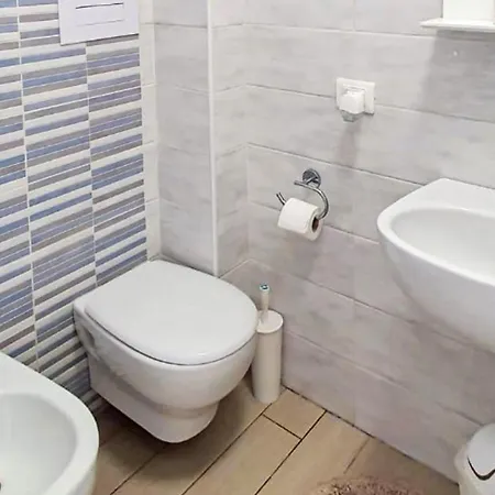 Lovely In With Jacuzzi Holiday home *