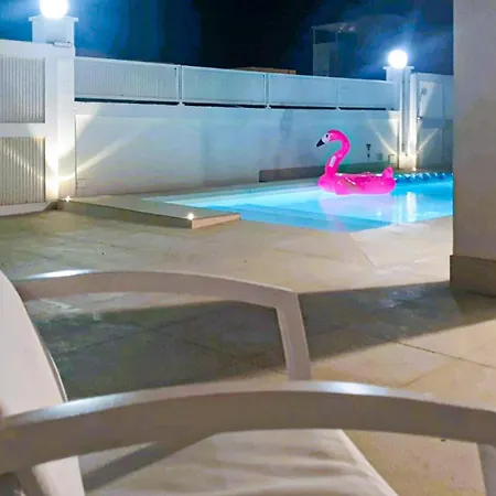 Lovely In With Jacuzzi