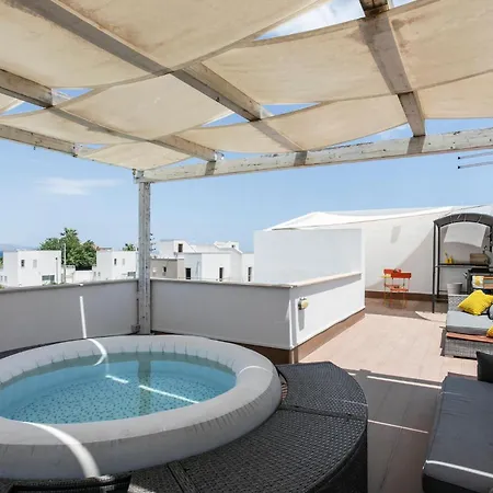 Lovely In With Jacuzzi Feriehus Marzamemi